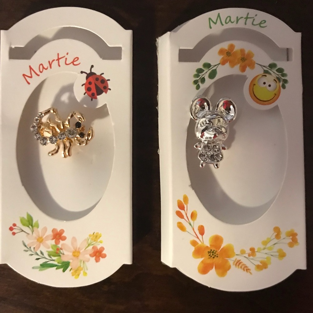 Mini brooches